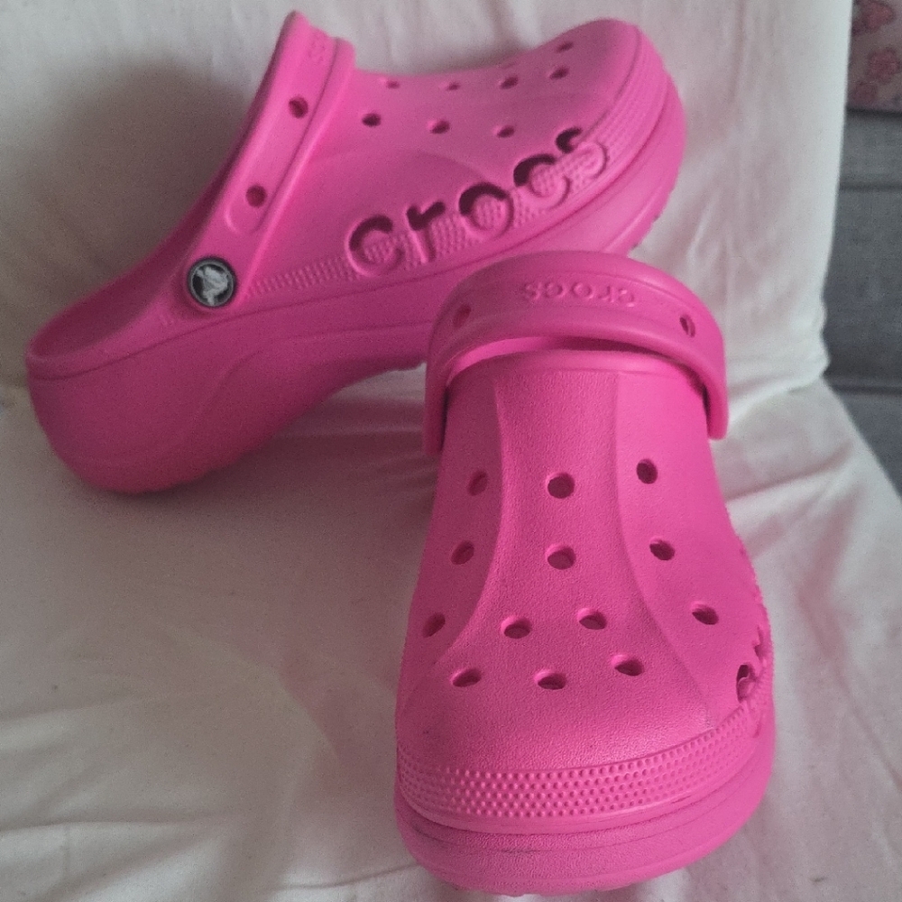 CROCS Women's Sandals - Bright Pink
